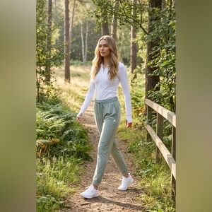 🐇Adidas unisex train essentials woven training pants in sage L